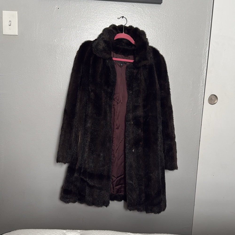 Luxurious Faux Fur Coat - Brown
